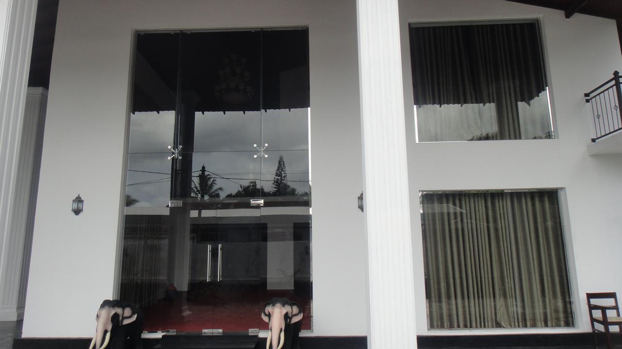 The Kingston Hotel Kiribathgoda Ngoại thất bức ảnh