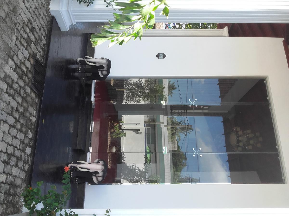 The Kingston Hotel Kiribathgoda Ngoại thất bức ảnh